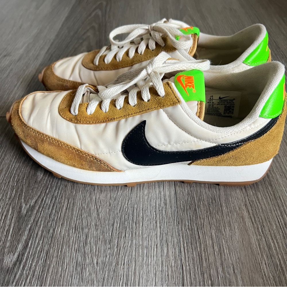 Nike Daybreak Wheat Sneakers Women’s Size 8.5